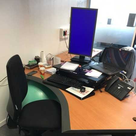 Station de travail assis debout L-E-VATE L-E-VATE